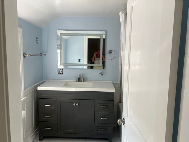 Photo - 125 Thacher St