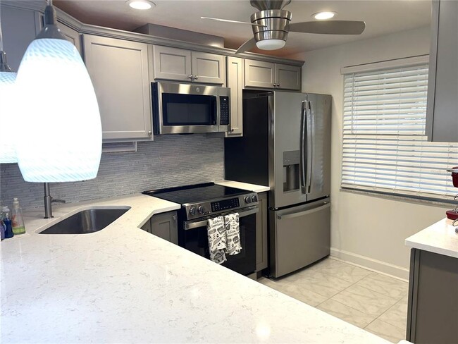 Photo - 4211 Stratford Dr Unit 4211