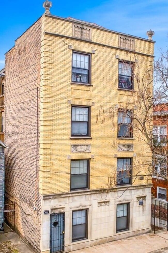 Photo - 3620 N Marshfield Ave Rental