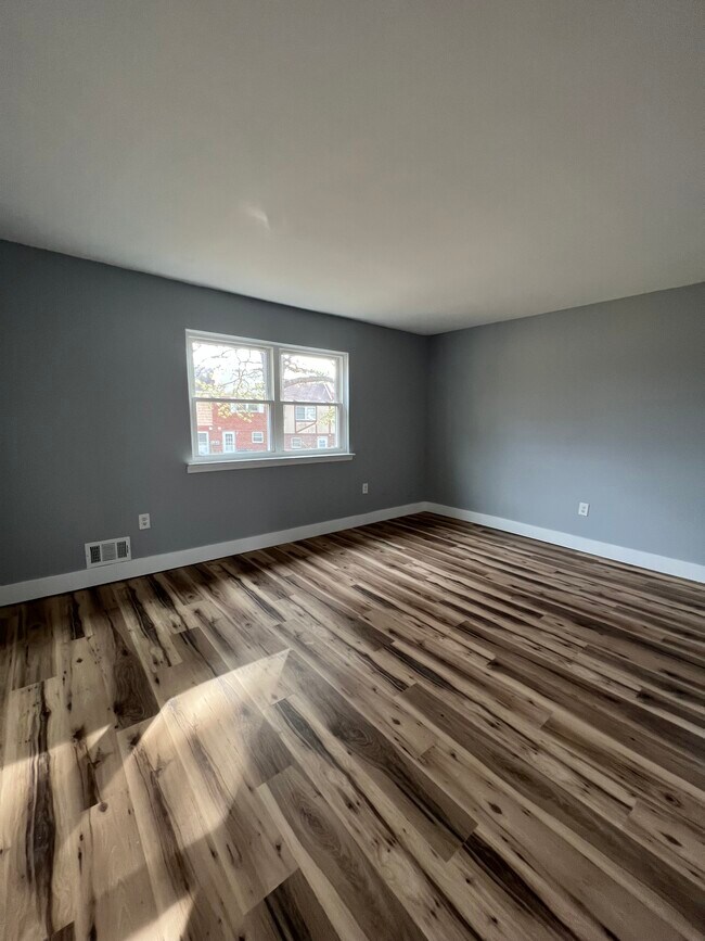 Photo - 149 Briar Mills Dr Unit 1