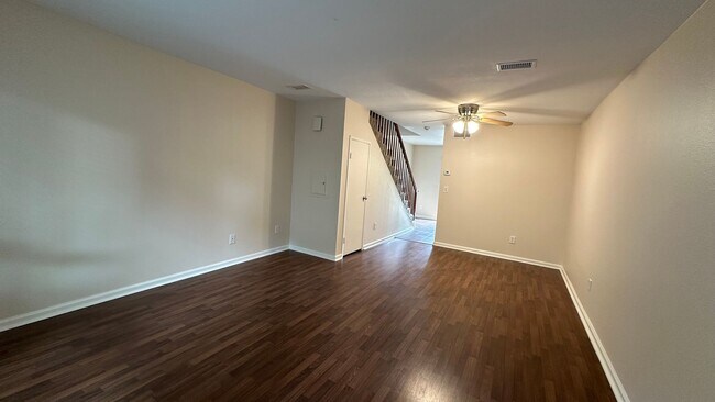 Photo - Large spacious 2 Bedroom in UTC