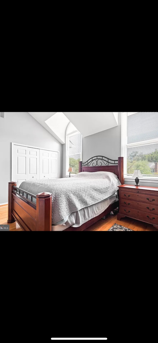 Beautiful Master Bedroom with Queen size bed - 14555 Creek Branch Ct Townhome