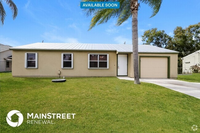 Building Photo - 2252 SE Berkshire Blvd Rental