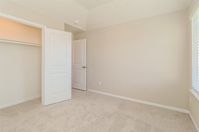 Photo - 9845 Crescent Cove Dr