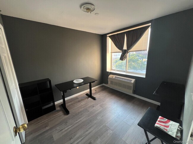 Photo - 81-15 Queens Blvd Unit 6L