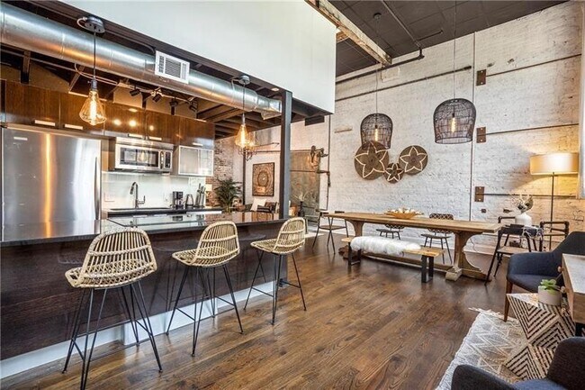 650 Glen Iris Dr NE Unit 23