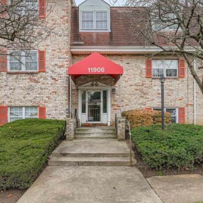 11906 Tarragon Rd J & I Entrance - 11906 Tarragon Rd Unit I