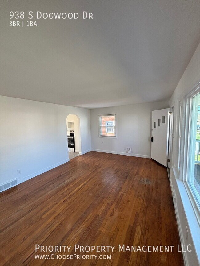 Photo - 938 S Dogwood Dr