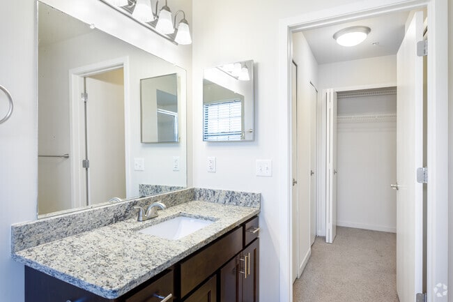 2 BR, 2 BA - Miami, 1200 SF