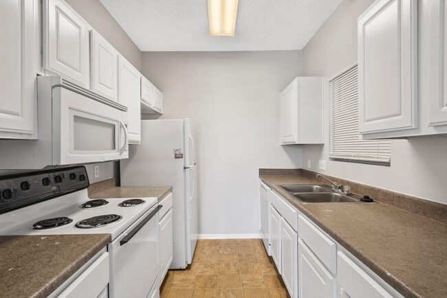 Building Photo - 12166 Metric Blvd Unit 2013 Rental
