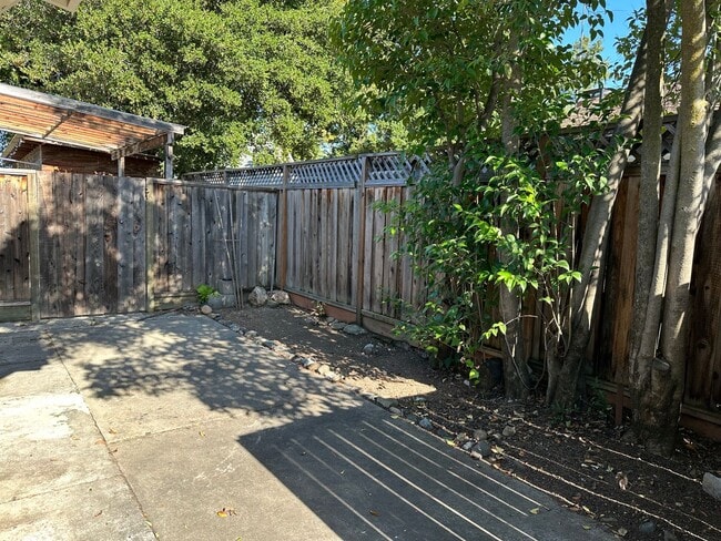 Photo - 14850 Elton Dr Unidad B