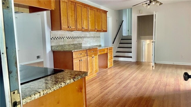 Photo - 886 Killian Hill Rd SW