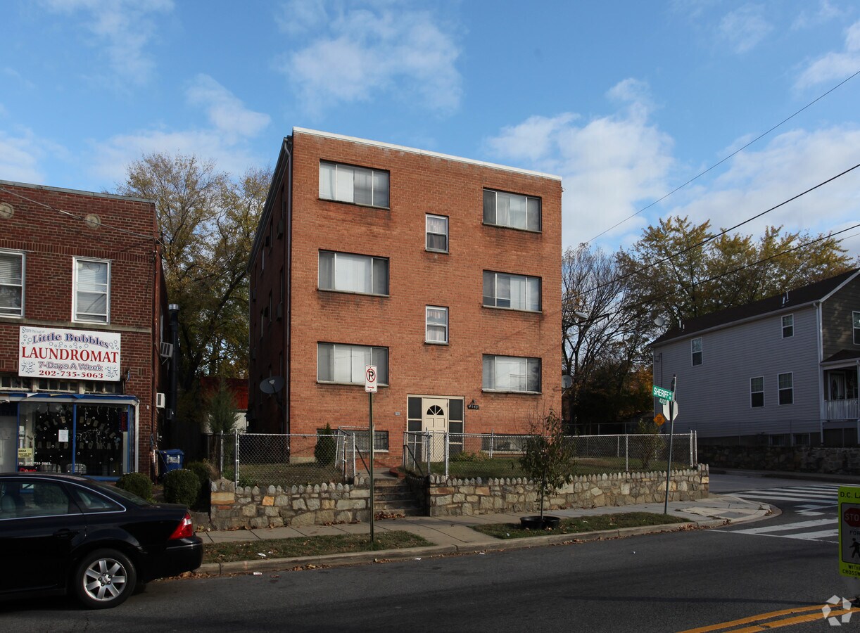 Photo - 4340 Sheriff Rd NE
