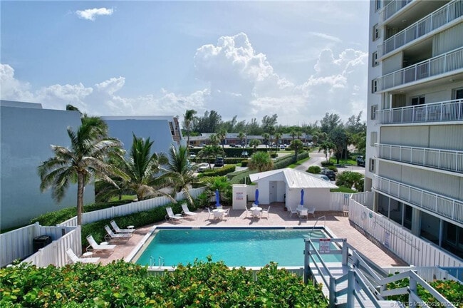 Building Photo - 10980 S Ocean Dr Unit 114
