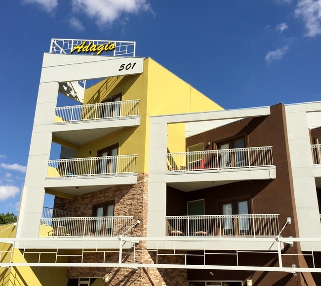 Photo - Square9 - Adagio