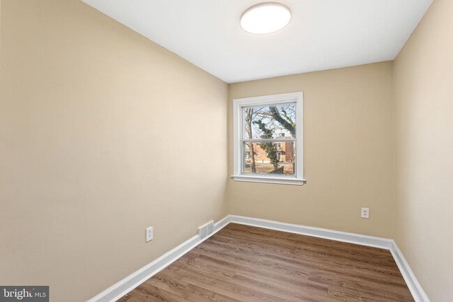 Photo - 112 Juliana Terrace