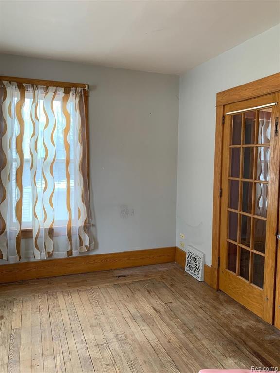 Photo - 116 W McKay St