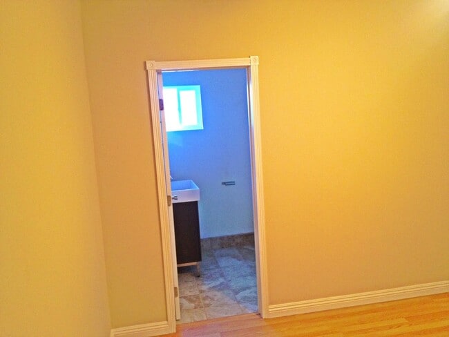 Photo - 1911 N Hollywood Way Unit B