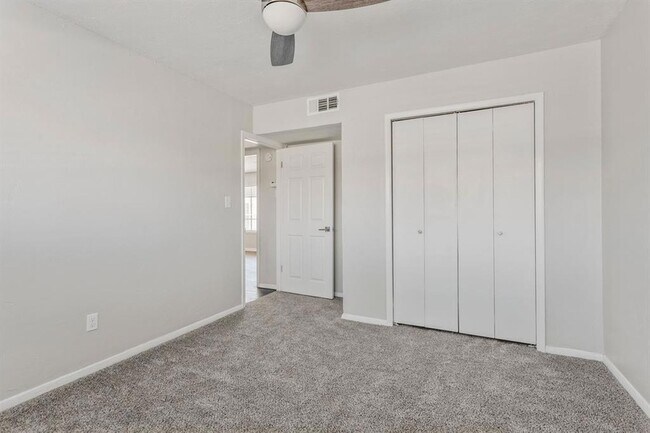 Photo - 2810 Dorchester Dr