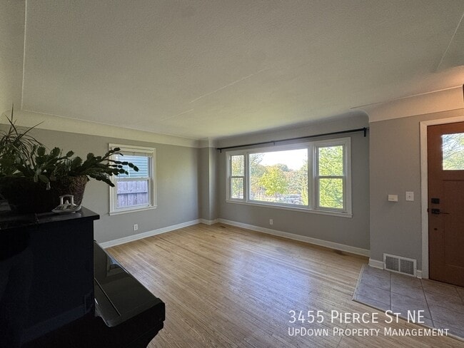 Photo - 3455 Pierce St NE
