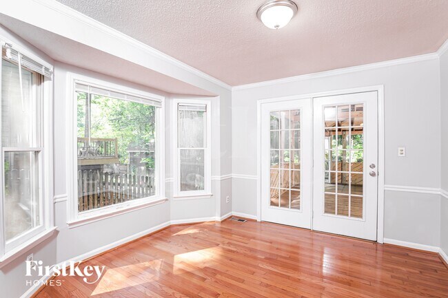 Photo - 322 Amherst Creek Dr