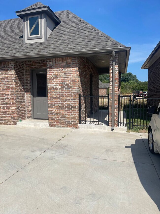 Photo - 3337 Enclave Pl