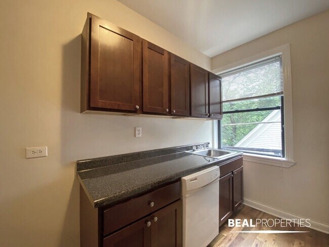 Photo - 1319 Oak Ave Unit C2