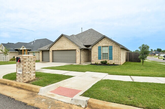 Photo - Spacious 3-Bedroom Home on a Corner Lot in...