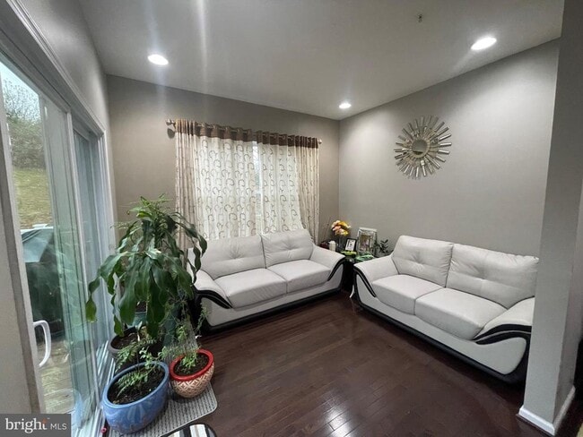 Photo - 7879 River Rock Way