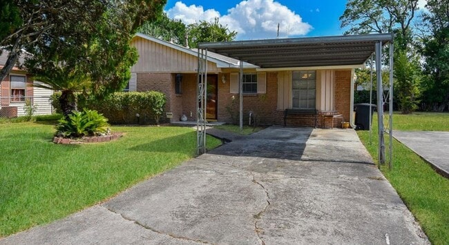 Photo - 2116 Godfrey St