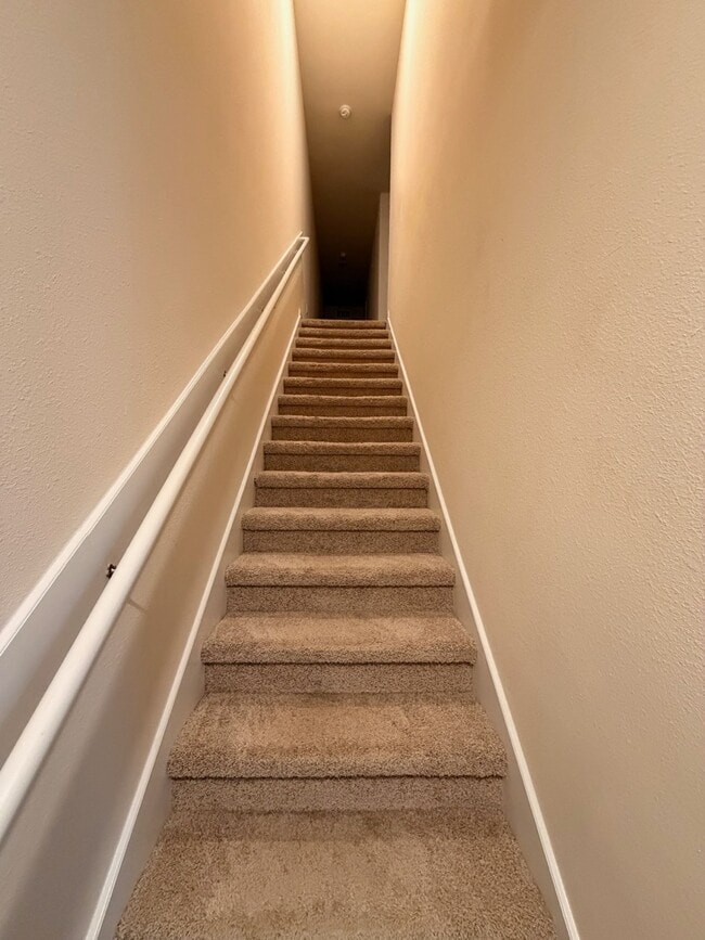 Photo - 131 Pomona Wy