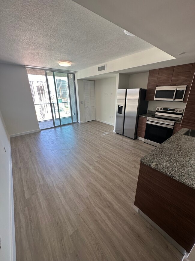 Photo - 520 SW 5th Ave Unit A