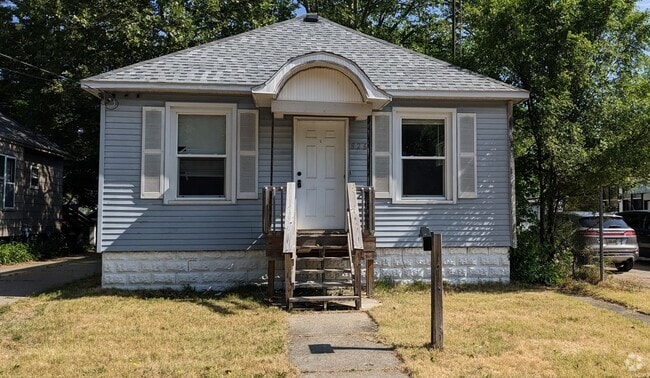 Building Photo - 826 W Grand Ave Rental