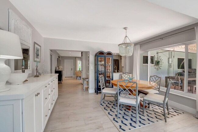 Photo - 301 NW 3rd Ct House