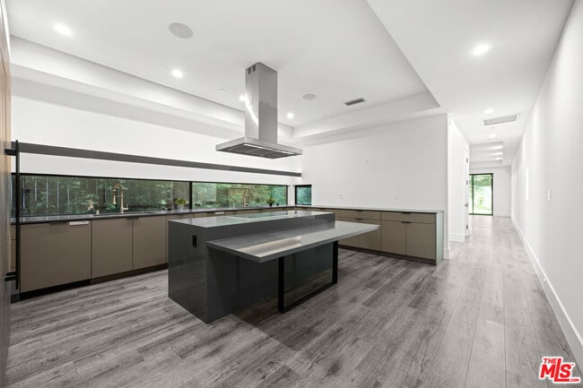 Photo - 1613 S Wooster St