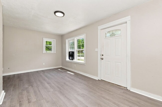 Photo - 550 Hensel Ave
