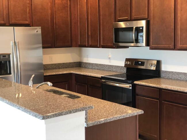 Photo - 200 Primrose Dr Townhome