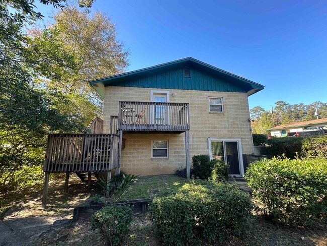 Building Photo - 1413 McCauley Rd