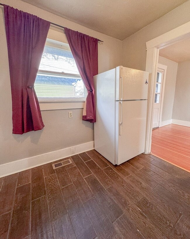 Photo - 840 Illinois St Unit 840 1/2 Illinois