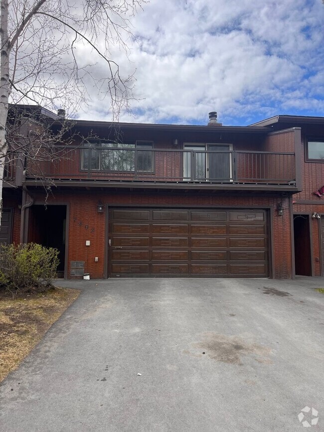 Building Photo - Spacious 3 bed/2 bath Rental