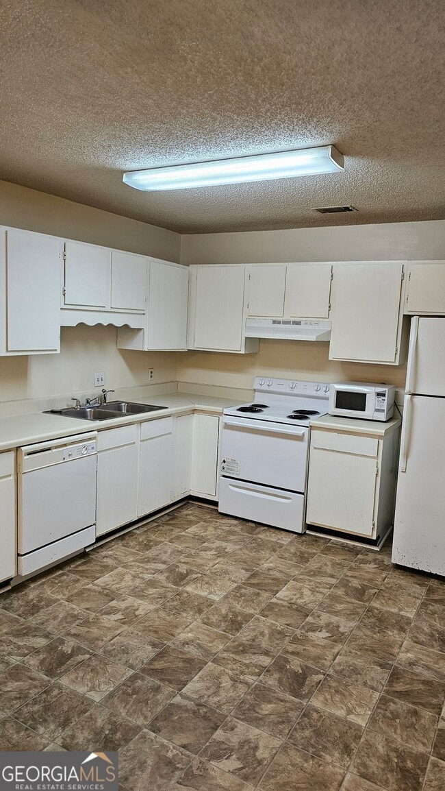 Photo - 331 Somerset Dr