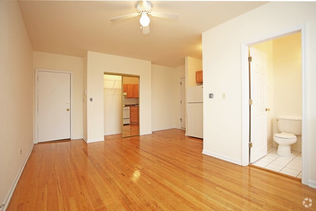 Studio, 1 BA - Living Area