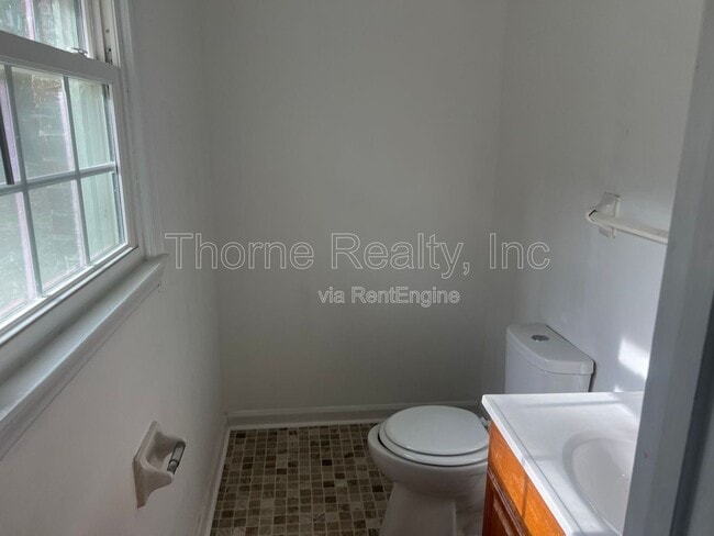 Photo - 1121 Brownview Dr