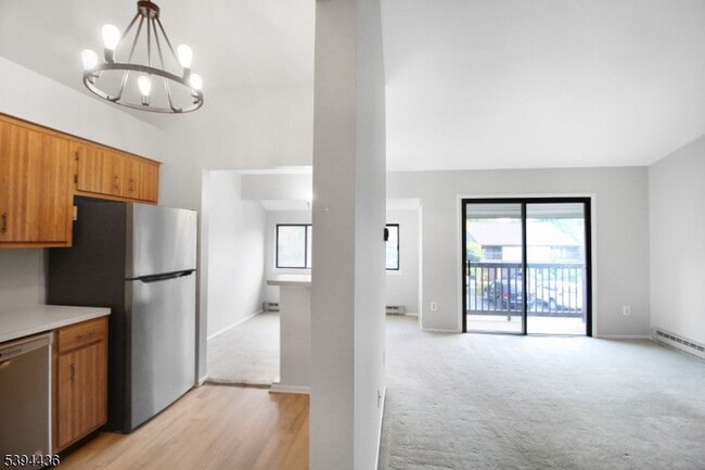 Photo - 70 Meadowview Dr