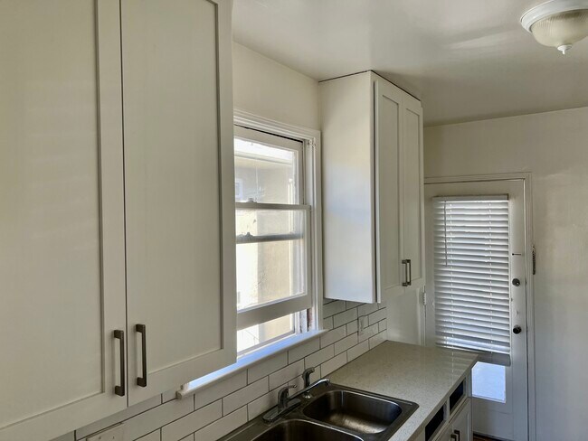 Photo - 1818 Winona Blvd