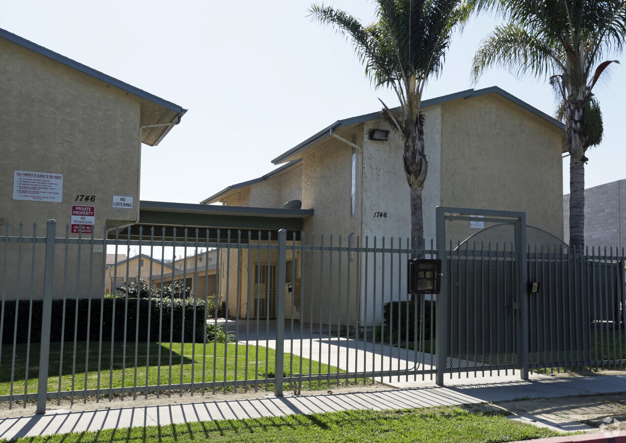 Imperial Highway Apartments - Imperial Highway Apartments