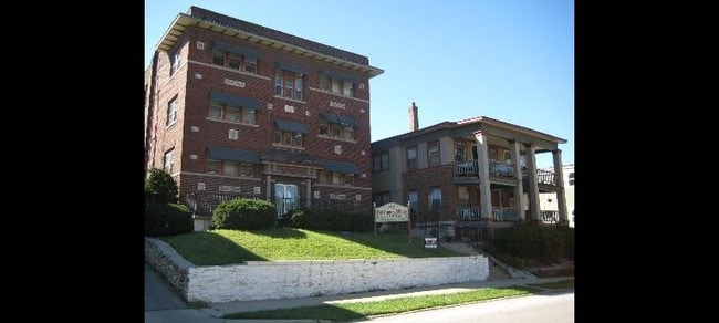 Building Photo - 3604 Baltimore Ave Unit 2N