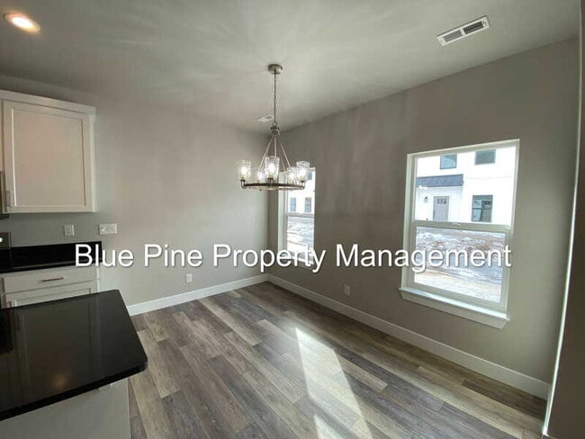 Photo - 2890 Sunburst Dr