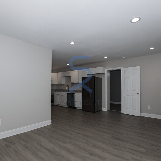 Photo - 157 Polar Rock Dr SW