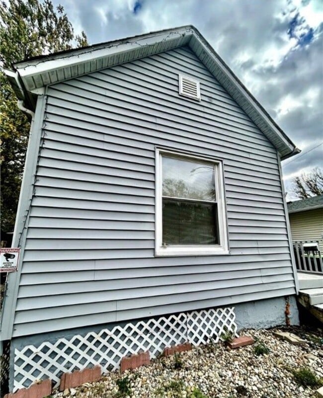 Photo - 925 W Olive St